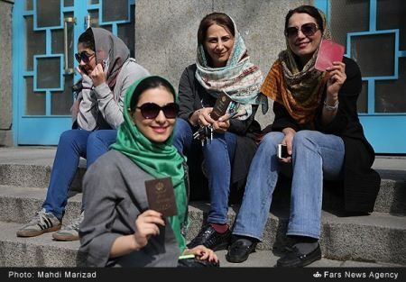 سلفی های داغ و دیدنی دختران در روز انتخابات
