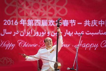 عکس های جنجالی رقص چینی ها در کاخ نیاوران!