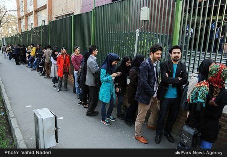 سلفی های داغ و دیدنی دختران در روز انتخابات
