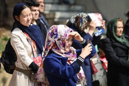 عکس های جنجالی رقص چینی ها در کاخ نیاوران!