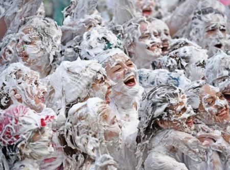عکس های دیدنی پارتی و مشروب خوری دانشجویان