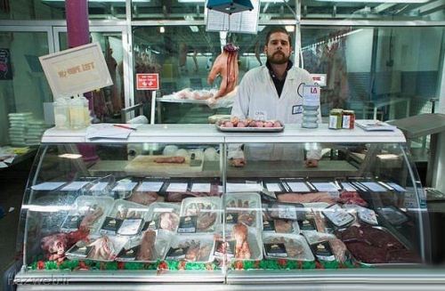 تصاویر جنجالی فروش گوشت انسان در فروشگاه ها
