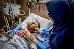 پرستار سنندجی در لباس خدمت رستگار شد پرستار سنندجی در لباس خدمت رستگار شد