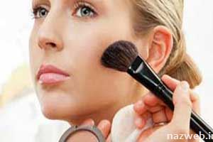 آیا لوازم آرایشی باعث جوش صورت می شود؟