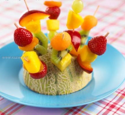 تزئین آناناس برای شب یلدا (تصویری)