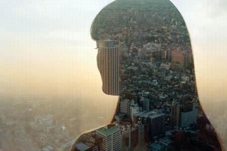 زن برهنه بر فراز امپایر استیت: جنجال شلبی کارتر در نیویورک (عکس)