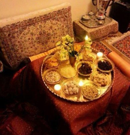 تزئین سفره شب یلدا به روش سنتی