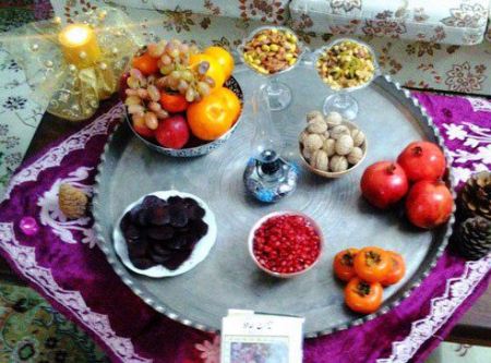 تزئین سفره شب یلدا به روش سنتی