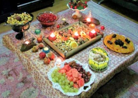 تزئین سفره شب یلدا به روش سنتی