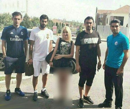 عکس لو رفته مهدی رحمتی با دختری نیمه برهنه جنجالی شد