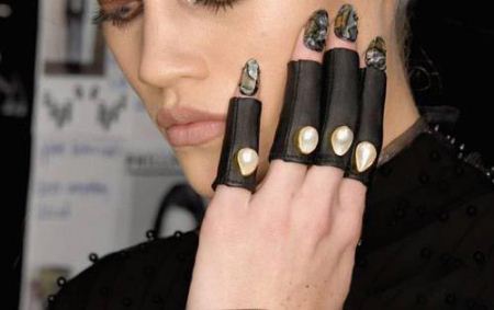 طراحی دیدنی و مانیکور ناخن به مدت 300 ساعت ! تصاویر wooooow