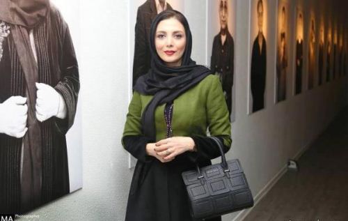 عکس های دیدنی بازیگران جذاب در نمایشگاه بهاره افشاری