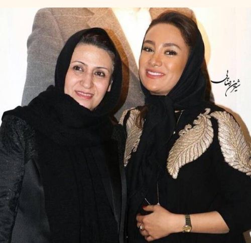 عکس های دیدنی بازیگران جذاب در نمایشگاه بهاره افشاری