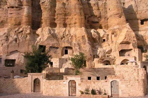 معرفی 5 هتل خیلی عجیب در ایران (تصاویر)