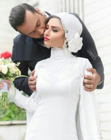 بوسه و هم آغوشی هانیه غلامی و همسرش در مراسم عروسی (عکس)