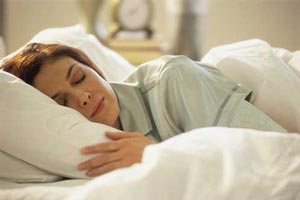 بهترین حالت خوابیدن برای رفع درد کمر بهترین حالت خوابیدن برای رفع درد کمر