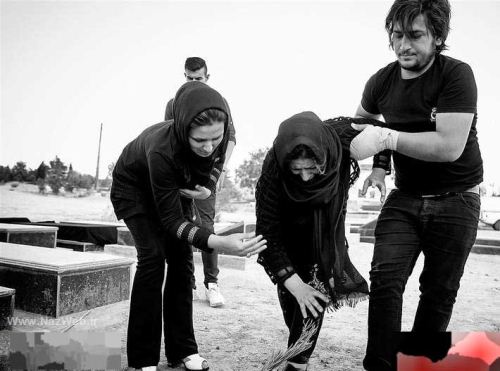 حال و هوای تکان دهنده خانواده آتنا اصلانی (تصاویر)