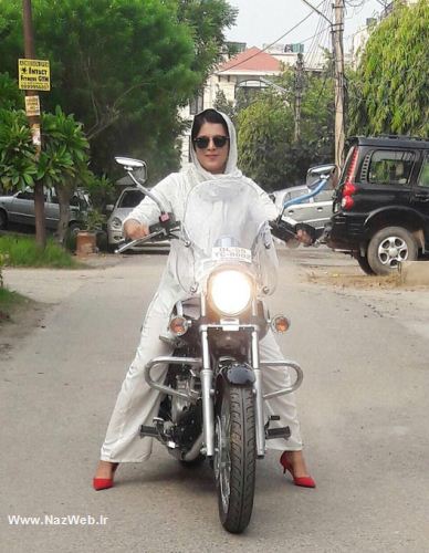 دختر موتورسوار کلیشه های جنسیتی را به چالش کشید ! تصاویر