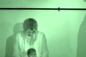 فیلم واقعی لحظه وحشتناک حمله روح پسر به پدرش فیلم واقعی لحظه وحشتناک حمله روح پسر به پدرش