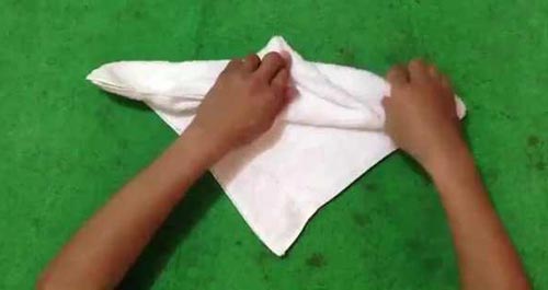تزئین تصویری حوله به شکل کوسه برای سیسمونی + فیلم