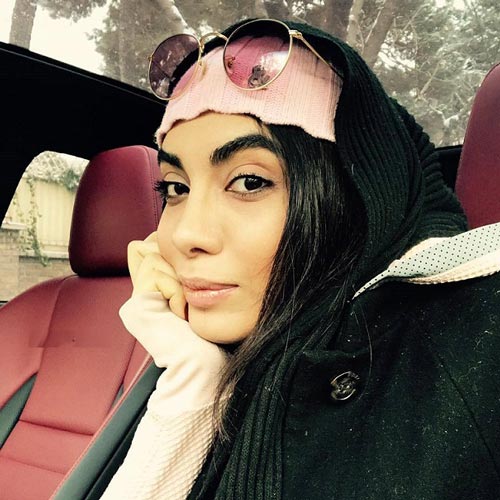 عکس های دیدنی کشف حجاب الهه فرشچی قبل از مهاجرت از ایران!