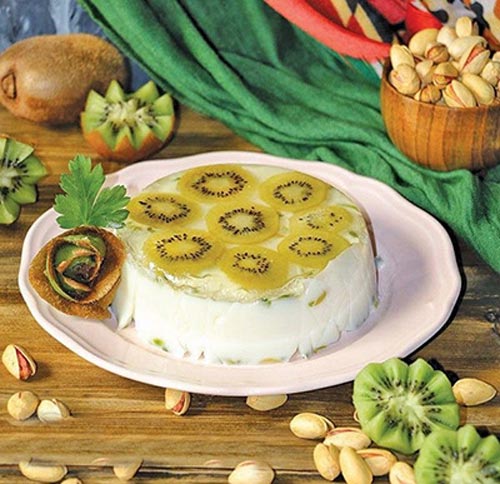 طرز تهیه دسر پاناکوتای پسته و کیوی