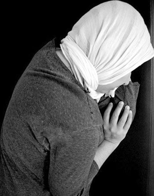 قمار پرده بکارت دختری زیبا توسط پدرش + عکس/ شرط بندی بکارت!