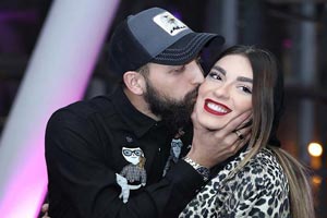 بوسه VIP محسن افشانی و همسرش در جشن ساخت ایران 2 ! کامنت های تند