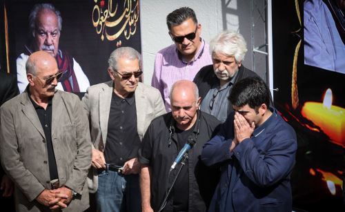 مراسم باشکوه و بی نظیر خاکسپاری ناصر ملک مطیعی با حضور بازیگران و مردم