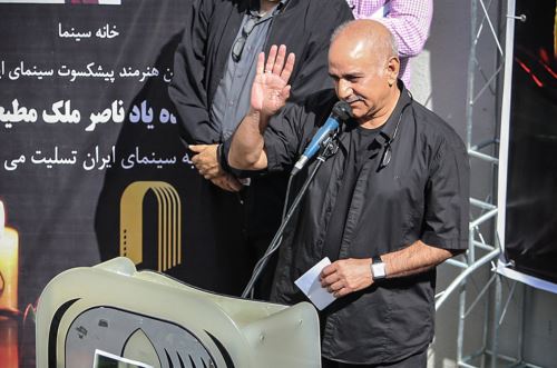 مراسم باشکوه و بی نظیر خاکسپاری ناصر ملک مطیعی با حضور بازیگران و مردم