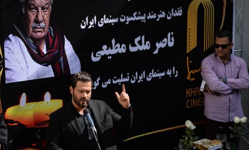 مراسم باشکوه و بی نظیر خاکسپاری ناصر ملک مطیعی با حضور بازیگران و مردم
