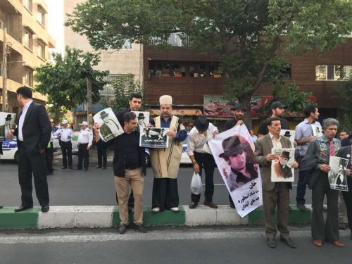 مراسم باشکوه و بی نظیر خاکسپاری ناصر ملک مطیعی با حضور بازیگران و مردم