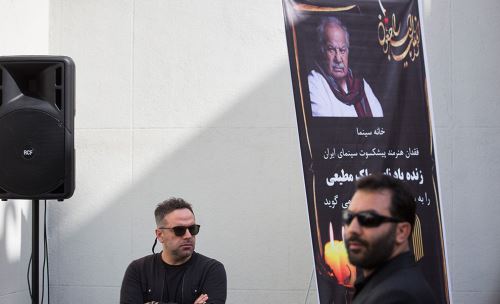 مراسم باشکوه و بی نظیر خاکسپاری ناصر ملک مطیعی با حضور بازیگران و مردم