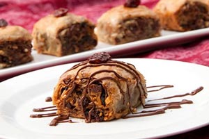 دستور تهیه باقلوای آلبالو شکلاتی بسیار مقوی و خوشمزه