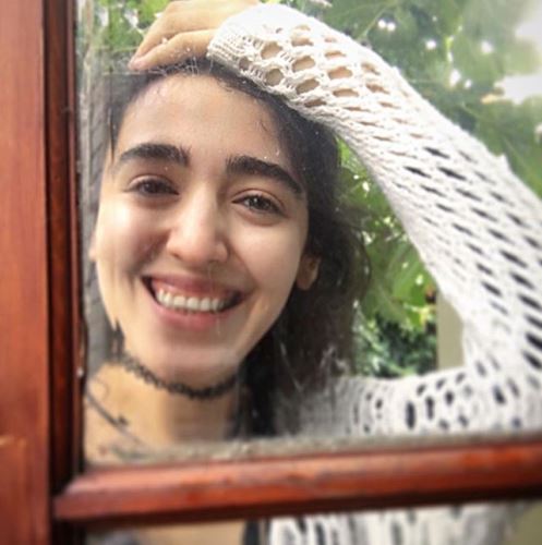 کشف حجاب فائزه علوی مجری خندوانه + بیوگرافی و تصاویر داغ