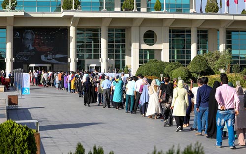 عکس های کنسرت مهران مدیری با حضور جلف الهام پاوه نژاد و دخترش