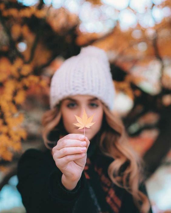 زیباترین ژست های پروفایل دخترانه پسرانه برای عکس های پاییزی | پیشواز پاییز