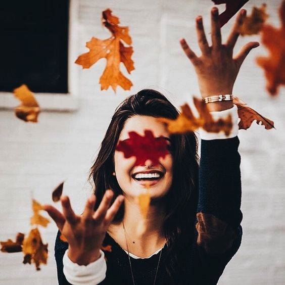 زیباترین ژست های پروفایل دخترانه پسرانه برای عکس های پاییزی | پیشواز پاییز