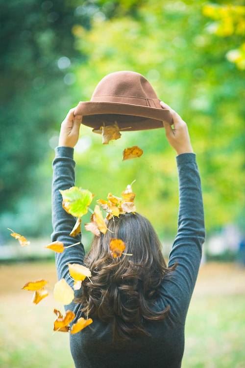 زیباترین ژست های پروفایل دخترانه پسرانه برای عکس های پاییزی | پیشواز پاییز