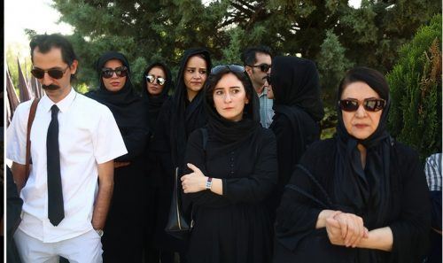 چهره غمگین هنرمندان و بازیگران در مراسم خاکسپاری حسین عرفانی