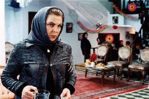 آزیتا لاچینی 3 همسر و 3 فرزندش را از دست داد | بیوگرافی عجیب آزیتا و همسرانش