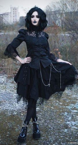 مد لباس مشکی و استایل سیاهپوشان به سبک گوتیک زیبا و مرموز
