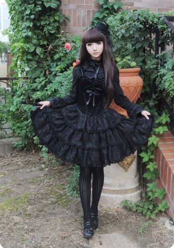 مد لباس مشکی و استایل سیاهپوشان به سبک گوتیک زیبا و مرموز