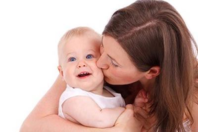 بوسه لب جان این دختر را گرفت + خبرهای داغ روز