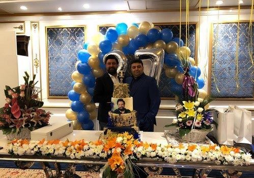 اینستاگرام بازیگران؛ فیگور زشت و بدنمای آزاده زارعی کنار جمشید هاشم پور تا