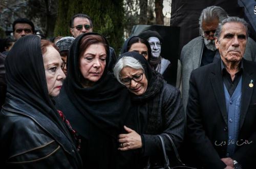 چهره شکسته و غم زده بازیگران در مراسم مرحوم محب اهری