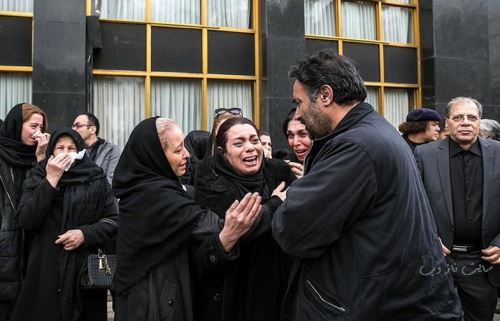 چهره شکسته و غم زده بازیگران در مراسم مرحوم محب اهری