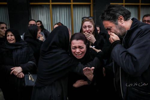 چهره شکسته و غم زده بازیگران در مراسم مرحوم محب اهری