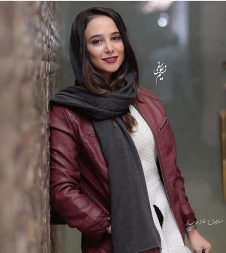 استایل و ژست های بازیگران از مانتو صابر ابر