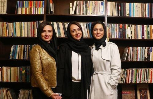 استایل و ژست های بازیگران از مانتو صابر ابر